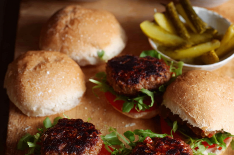 Jamie Oliver 15 Minute Meal British Burgers