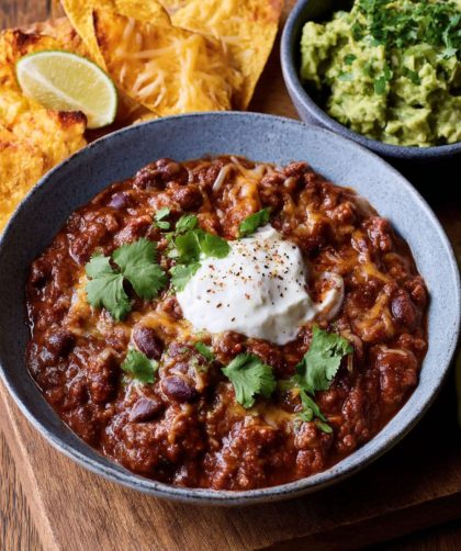 Cheesy chilli nachos Recipe
