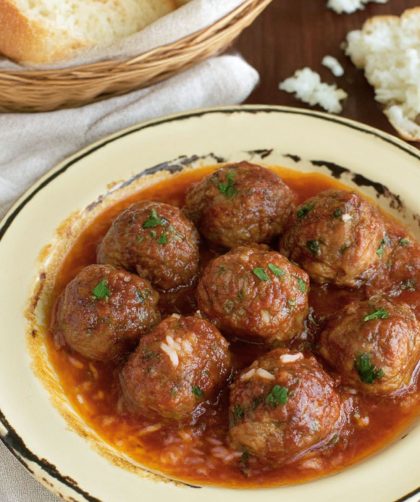 Yiayia Poly's Giouvarlakia (Meatballs in Tomato Sauce) Recipe