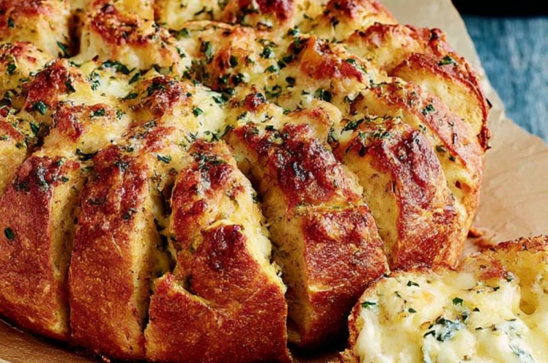 Gluten-Free Cheese & Garlic Tear 'n' Share Bread Recipe