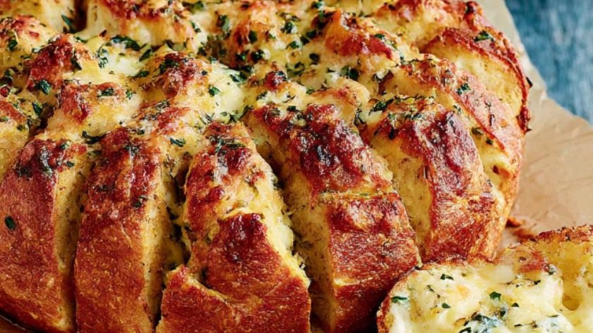 Gluten-Free Cheese & Garlic Tear 'n' Share Bread Recipe