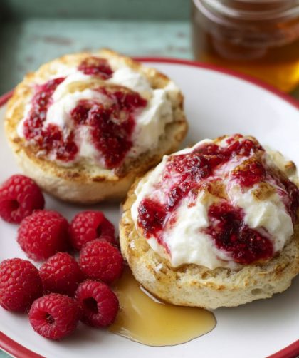 Homemade cinnamon crumpets Recipe